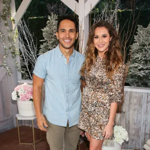 Alexa PenaVega Is Pregnant Expecting Baby No 4 With Carlos PenaVega