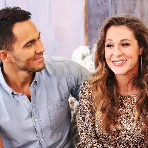 Alexa PenaVega Says There s Times She and Carlos PenaVega Would ve Broken Up If They Weren t Married 649