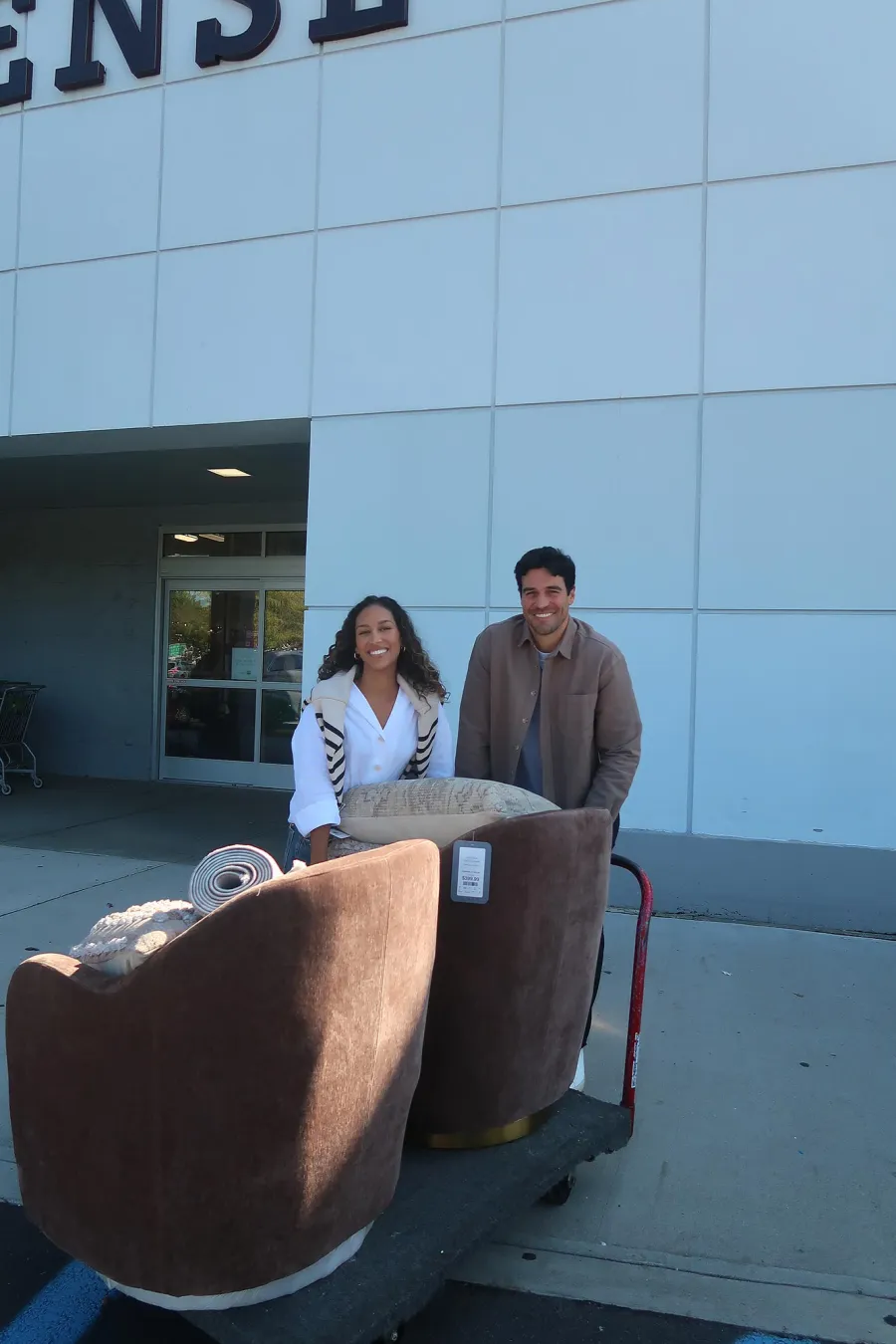 Bachelor Joe Amabile and Serena Pitt Take Us Inside Their Apartment Revamp 6