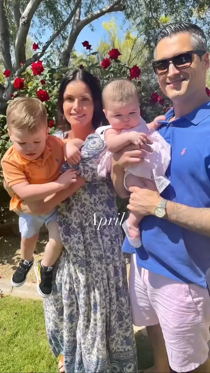 Bachelor s Courtney Robertson Pregnant Expecting 3rd Baby With Husband Humberto Preciado 062