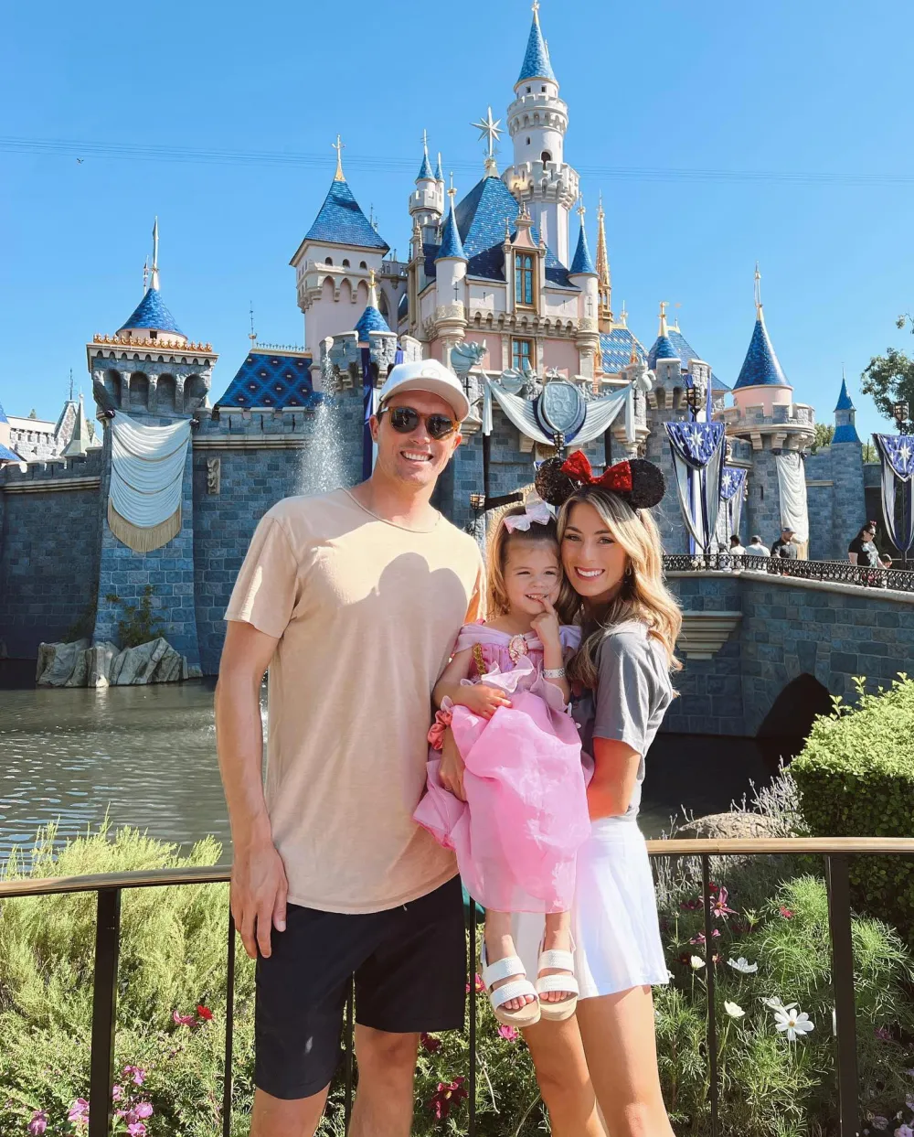 Bachelor&rsquo;s Tenley Molzahn Pregnant, Expecting 2nd Child With Husband Taylor Leopold
