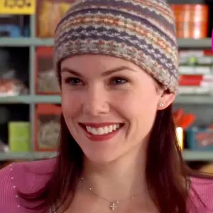 Best ‘Gilmore Girls’ Episodes to Watch in the Fall — Including Festive Thanksgiving Scenes