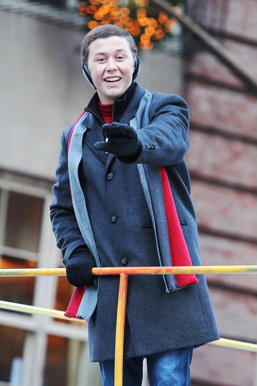 Biggest Macy s Thanksgiving Day Parade Mishaps From Runaway Balloons to Audience Injuries 327