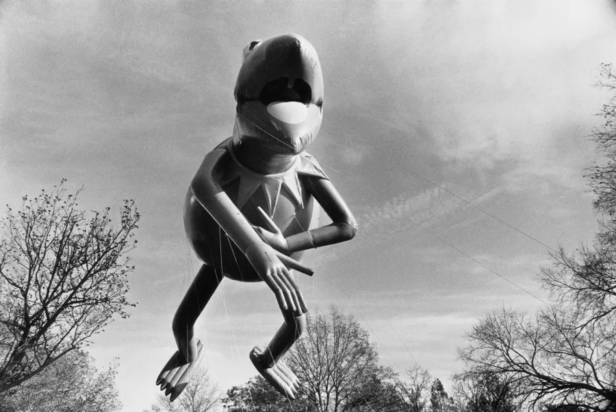 Biggest Macy s Thanksgiving Day Parade Mishaps From Runaway Balloons to Audience Injuries 333