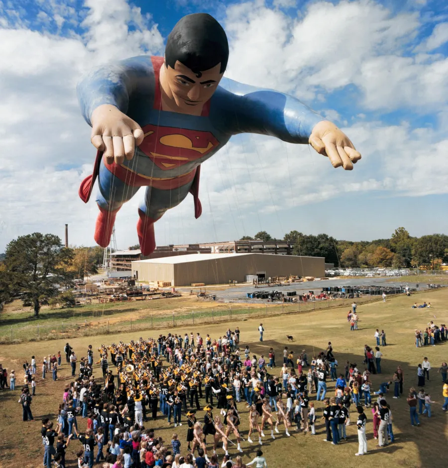 Biggest Macy s Thanksgiving Day Parade Mishaps From Runaway Balloons to Audience Injuries 335