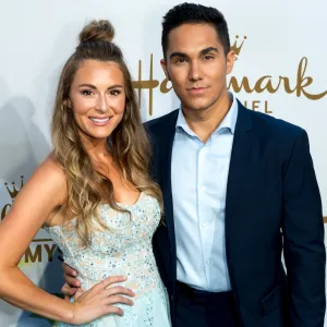Carlos PenaVega Shares Why Alexa PenaVega s 4th Pregnancy Is Tough on Him