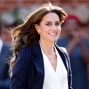 Cover Image Kate Middleton Luxury Handbag Shopping Cover Story 2347