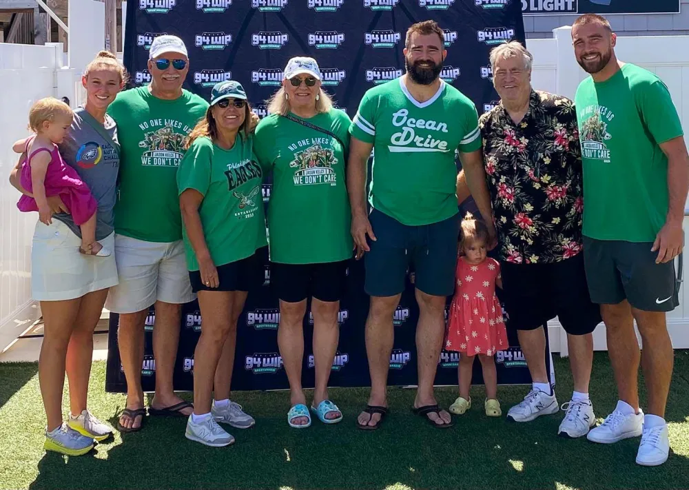 Donna Kelce Shares Her Family s 2023 Thanksgiving Plans &mdash; And Why They Won t Be Eating Turkey 268