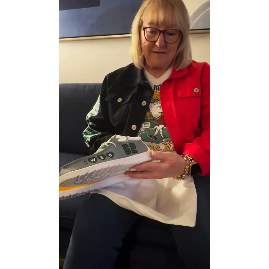 Donna Kelce Sweetest Grandparent Moments With Son Jason Kelce 3 Daughters