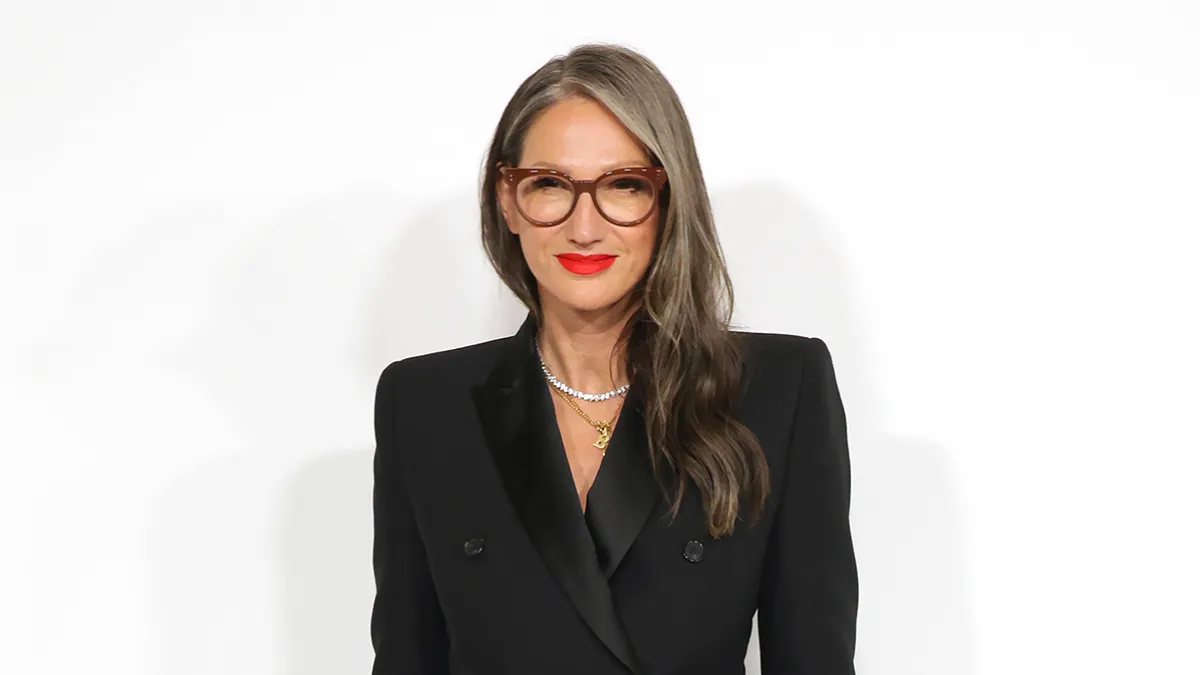 Feature Jenna Lyons Relatable Reason Behind Her CDFA Red Carpet Look