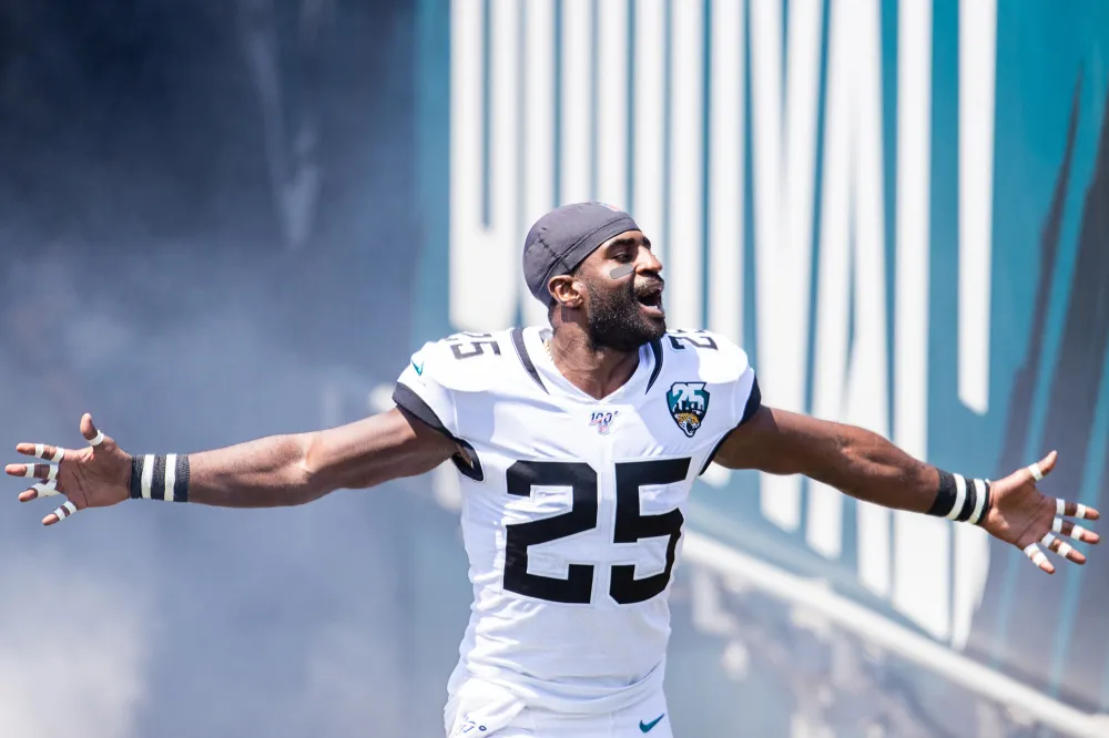 Former NFL Star DJ Hayden Dead at 33 After Car Crash