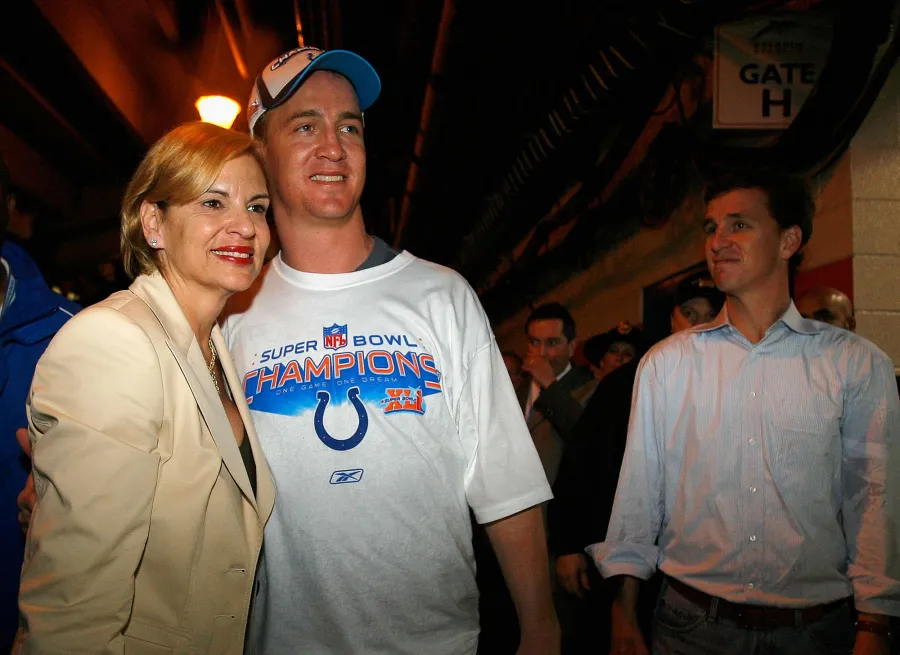 Get to Know the Most Beloved NFL Moms Donna Kelce and More Parents of Football Players 063