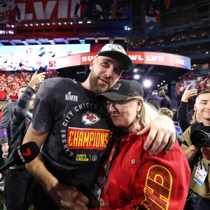 Get to Know the Most Beloved NFL Moms Donna Kelce and More Parents of Football Players 070