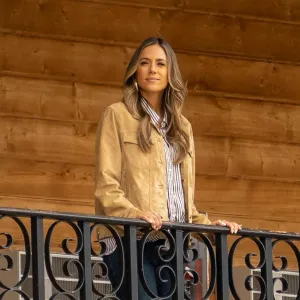 Jana Kramer s New Lifetime Christmas Movie Is the 1st to Feature a Sex Scene The Didn t Cut Anything 509