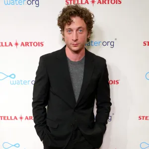 Jeremy Allen White Dating History