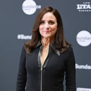 Julia Louis-Dreyfus Says She Laughed at Breast Cancer Diagnosis