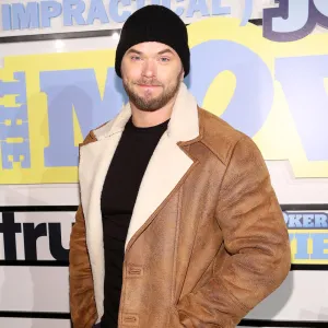 Kellan Lutz Says Movie Blood Looks More Real Than Blood He Saw During Wife s C Sections 430
