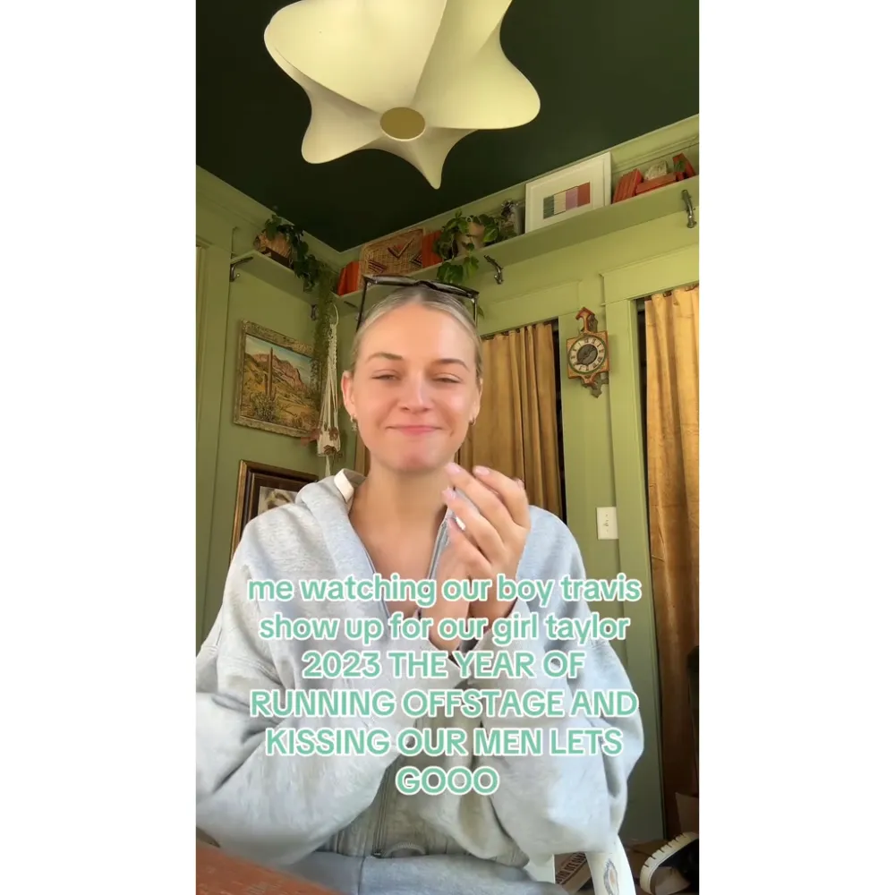 Kelsea Ballerini Approves of Taylor Swift and Travis Kelce's Kiss &mdash; Like Hers With Chase Stokes!