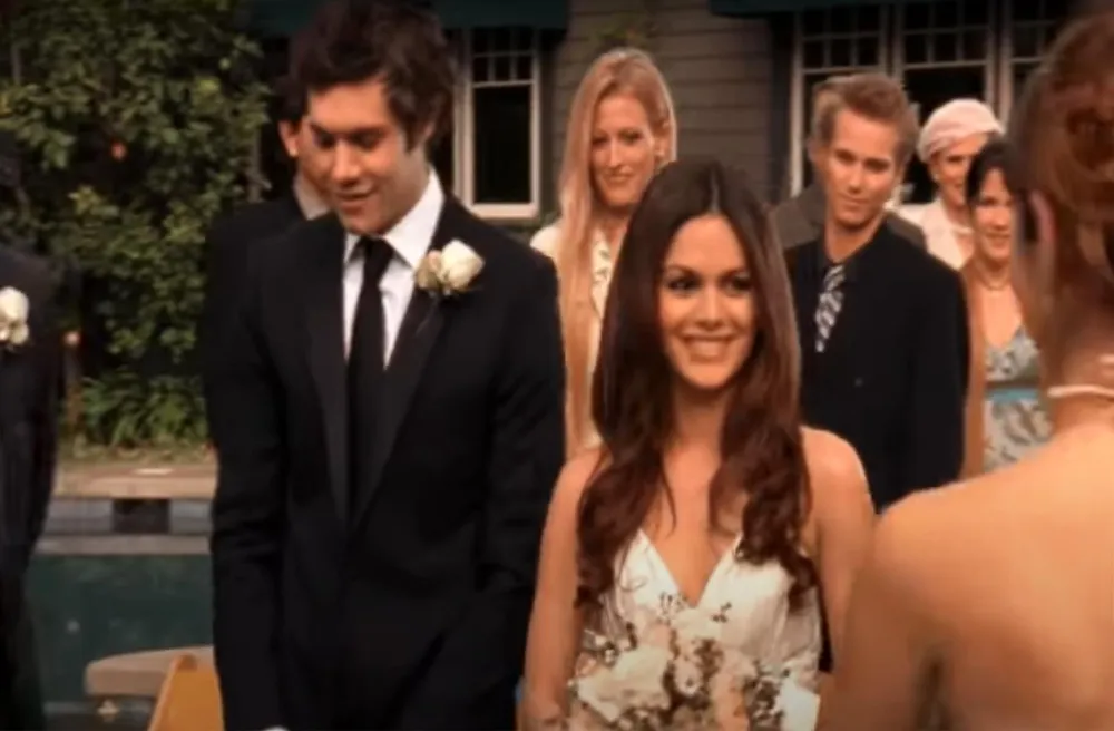 Welcome to the O.C Book s&nbsp; Biggest Bombshells Adam Brody s Disdain Mischa Barton s Exit More 532