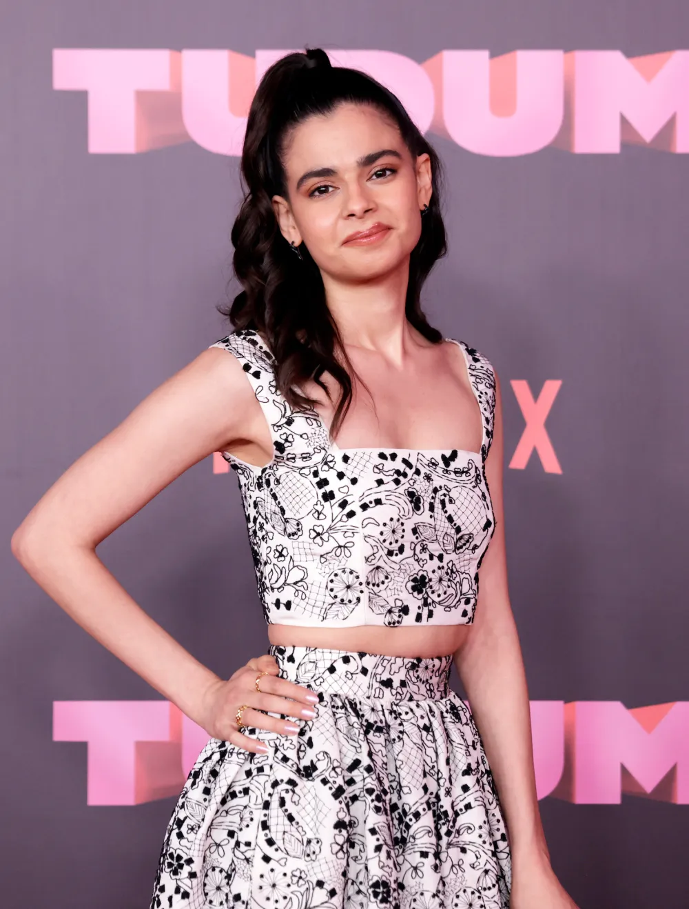 Who Is Aria Mia Loberti 5 Things to Know About the All the Light We Cannot See Star