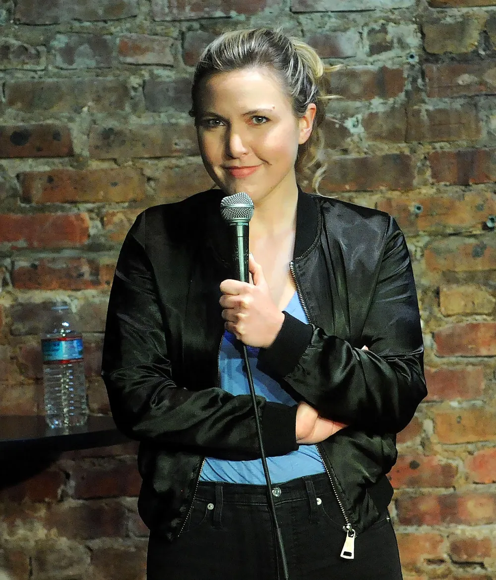 Who Is Taylor Tomlinson 5 Things About the New CBS Late Night Host 3