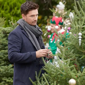 Who Is Warren Christie