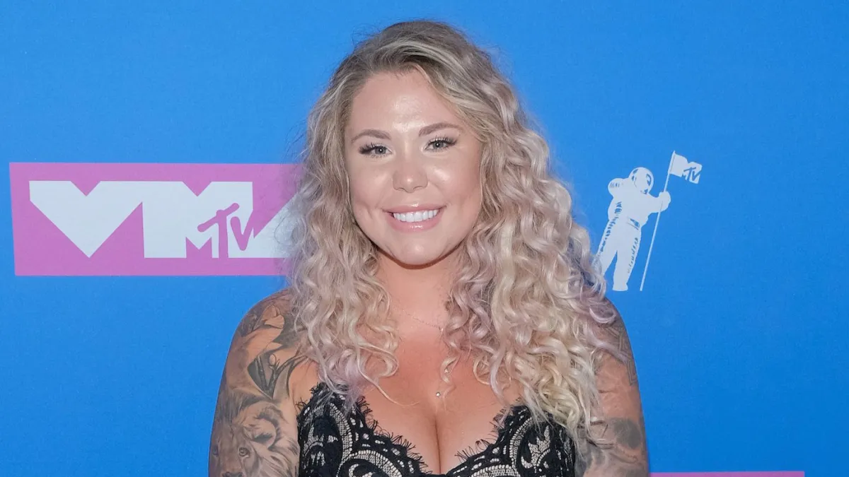 Why Pregnant Kailyn Lowry Thinks She s Having Twin Girls