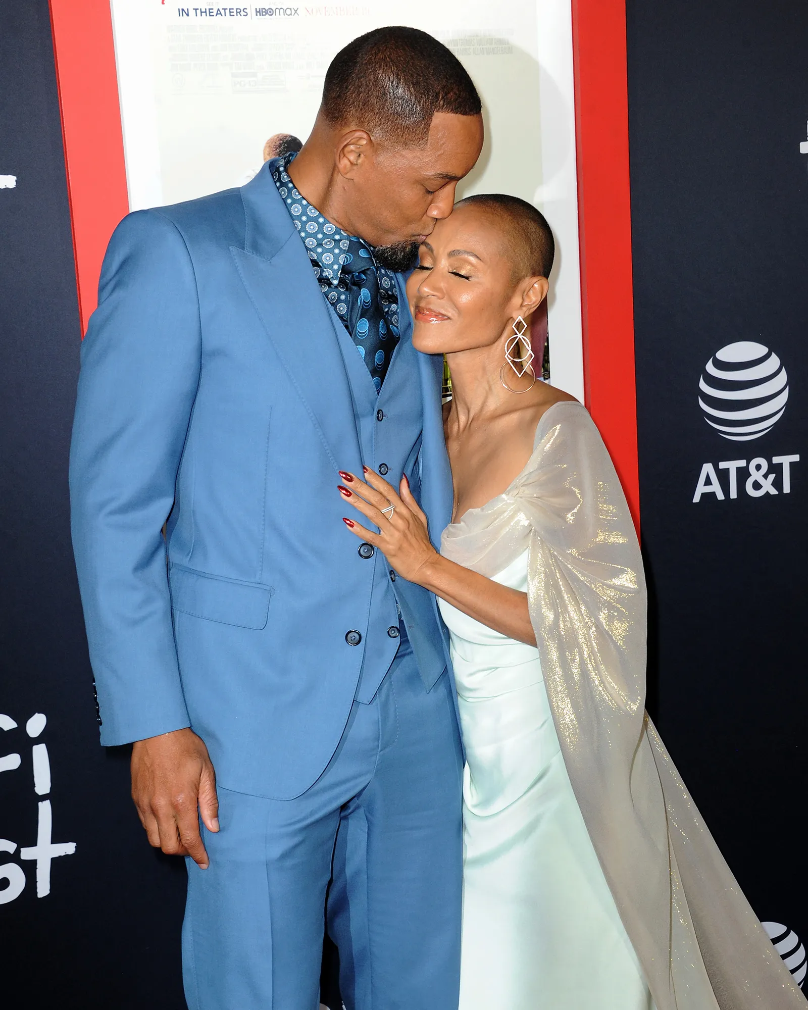 Will Smith Kisses Jada Pinkett Smith's Forehead in 'Perfect' Thanksgiving Photo Despite Separation