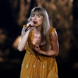 Taylor Swift Is 'Overwhelmed by Grief' Learning 23-Year-Old Brazilian Fan Died Before 'Eras' Concert