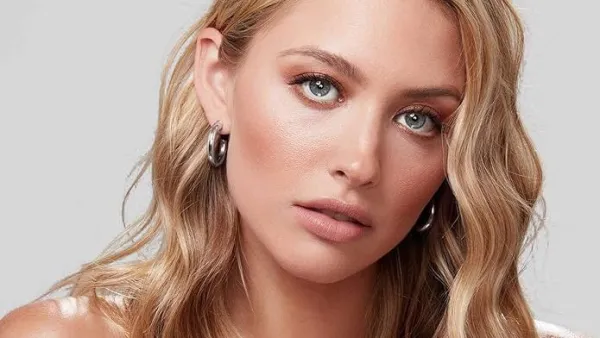 Pavoi Huggie Earrings