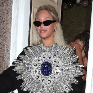 Beyonce Outfit Change After Renny