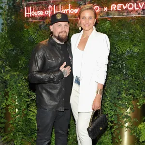 Cameron Diaz Wants to Normalize Married Couples Having Separate Bedrooms — Even Separate Houses 402