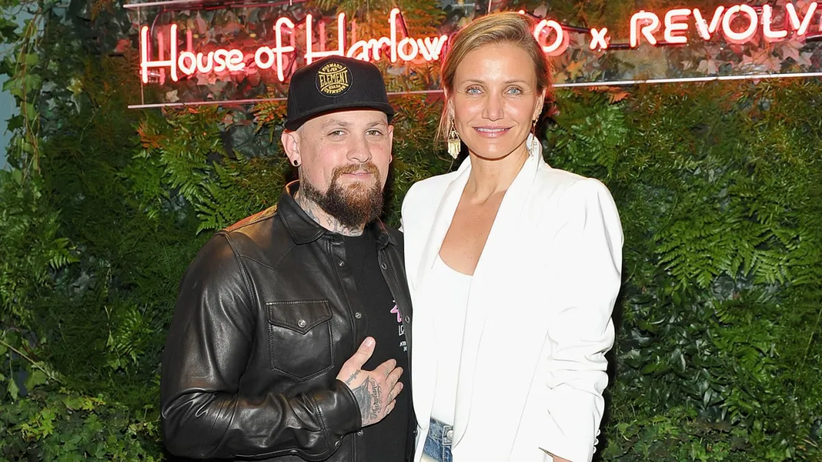 Cameron Diaz Wants to Normalize Married Couples Having Separate Bedrooms — Even Separate Houses 402