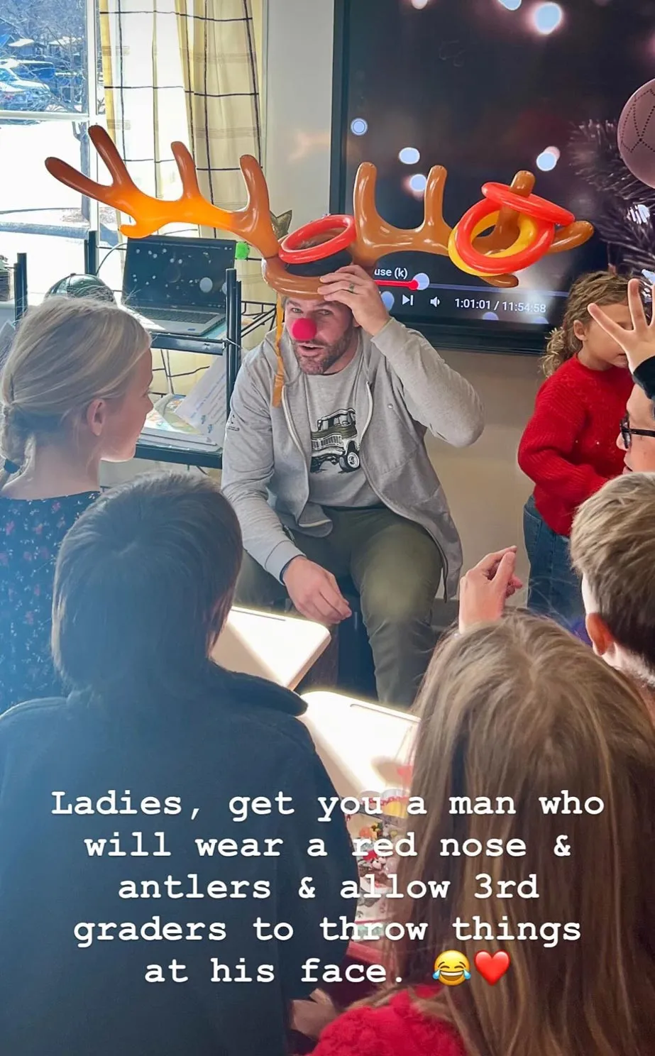 Carrie Underwood Applauds Mike Fisher for Reindeer Costume Ladies Get You a Man Who Will Wear a Red Nose & Antlers 530