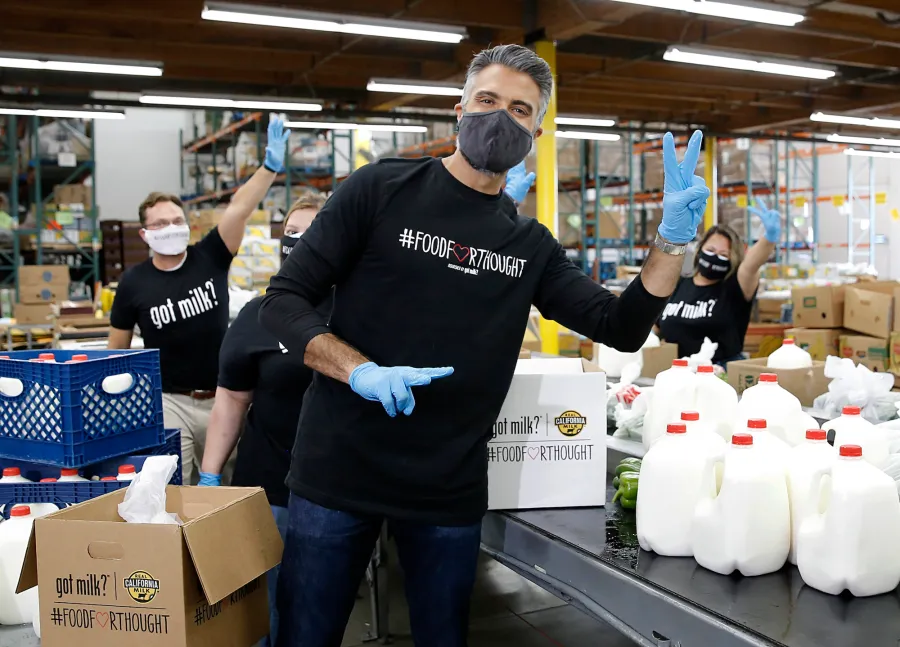 Celebrities Donating Their Time at Food Banks