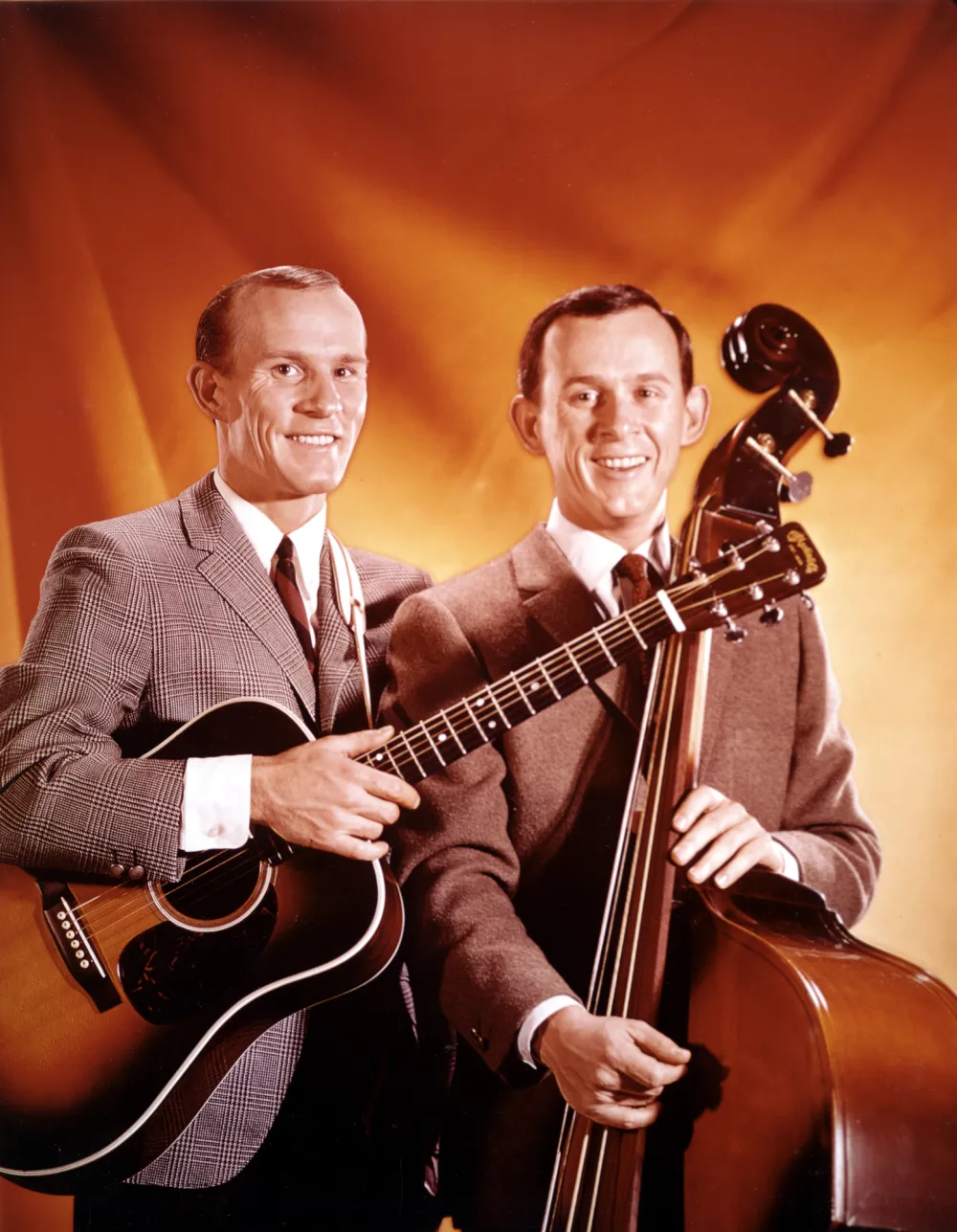 Comedian and Musician Tom Smothers of the Smothers Brothers dies at 86