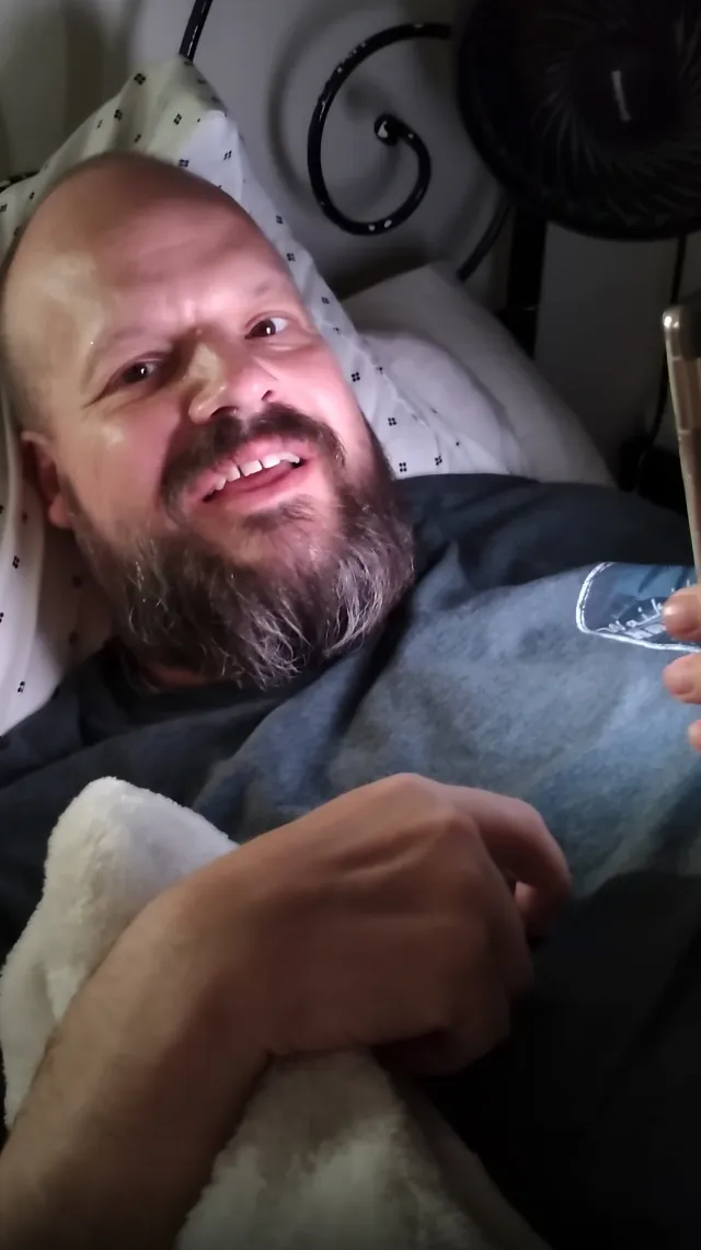 Dolly Parton Surprises Fan with Terminal Cancer by Serenading Him to Help Complete His Bucket List