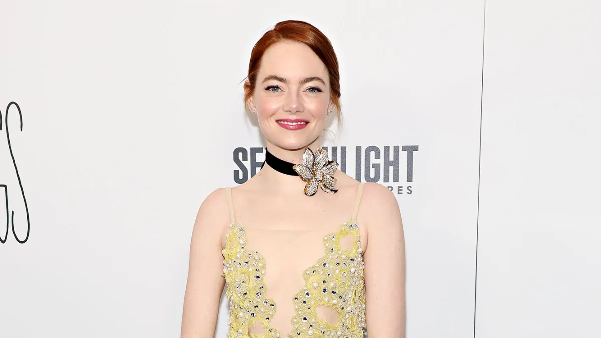 Emma Stone Jokes She Needs A Helmet Reveals Black Eye During Wedding Week
