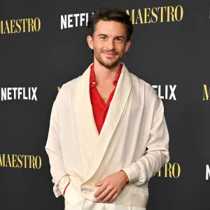 FEATURE Jonathan Bailey Has No Plans to Reveal His Boyfriend Identity