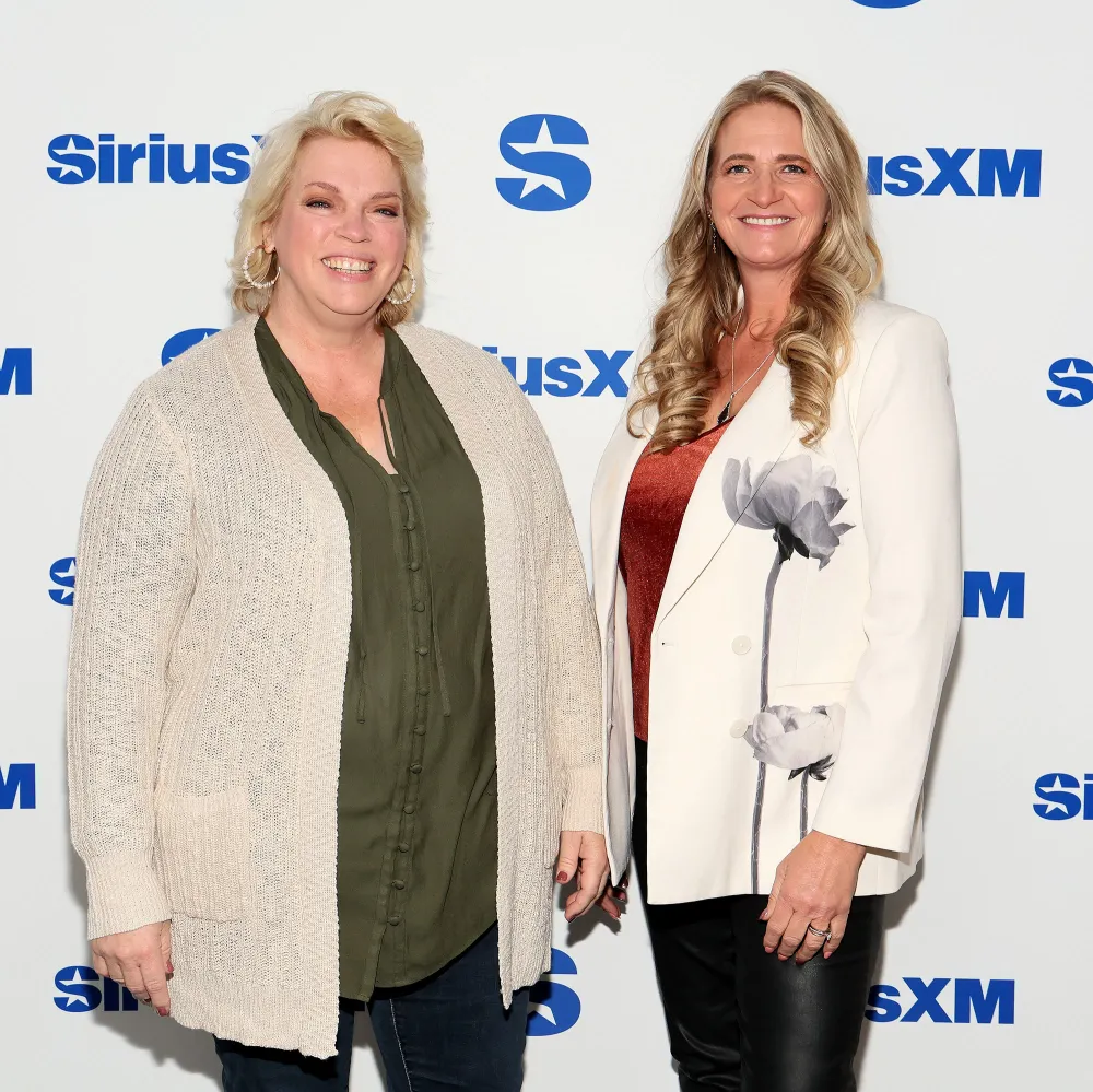 Janelle Brown and Christine Brown Sister Wives Christine Janelle React to Robyn Being Able to Speak Kody