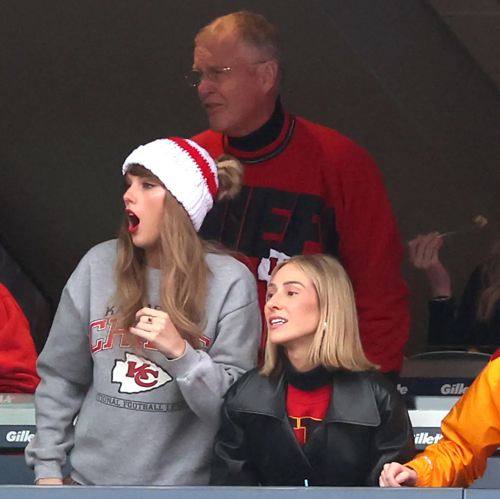 Jason Kelce Doesn't Like Seeing Taylor Swift Dad Wearing Chiefs Gear 3