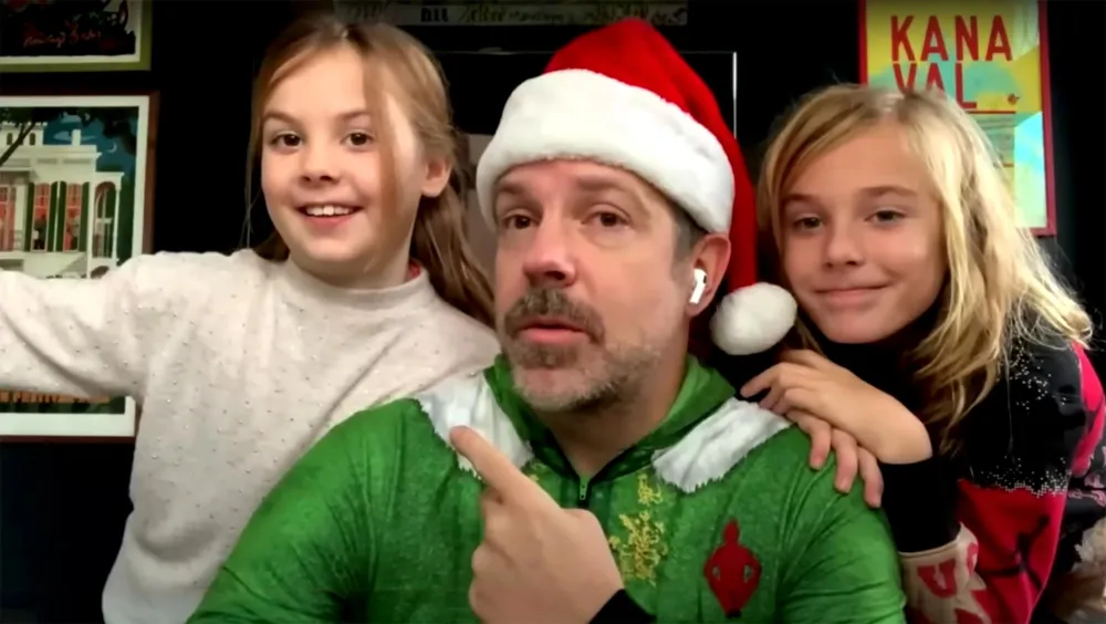 Jason Sudeikis&rsquo; Kids Hilariously Crash His Live Interview on Christmas: &lsquo;They&rsquo;re Ready to Light Up the Airwaves&rsquo;