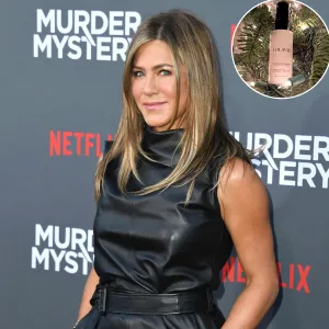 Jennifer Aniston Decorates Her Christmas Tree With Lolavie Hair Products