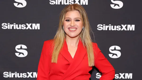 Kelly Clarkson Isn t Ready to Date Again After Divorce I Love Spending Time With Me 413