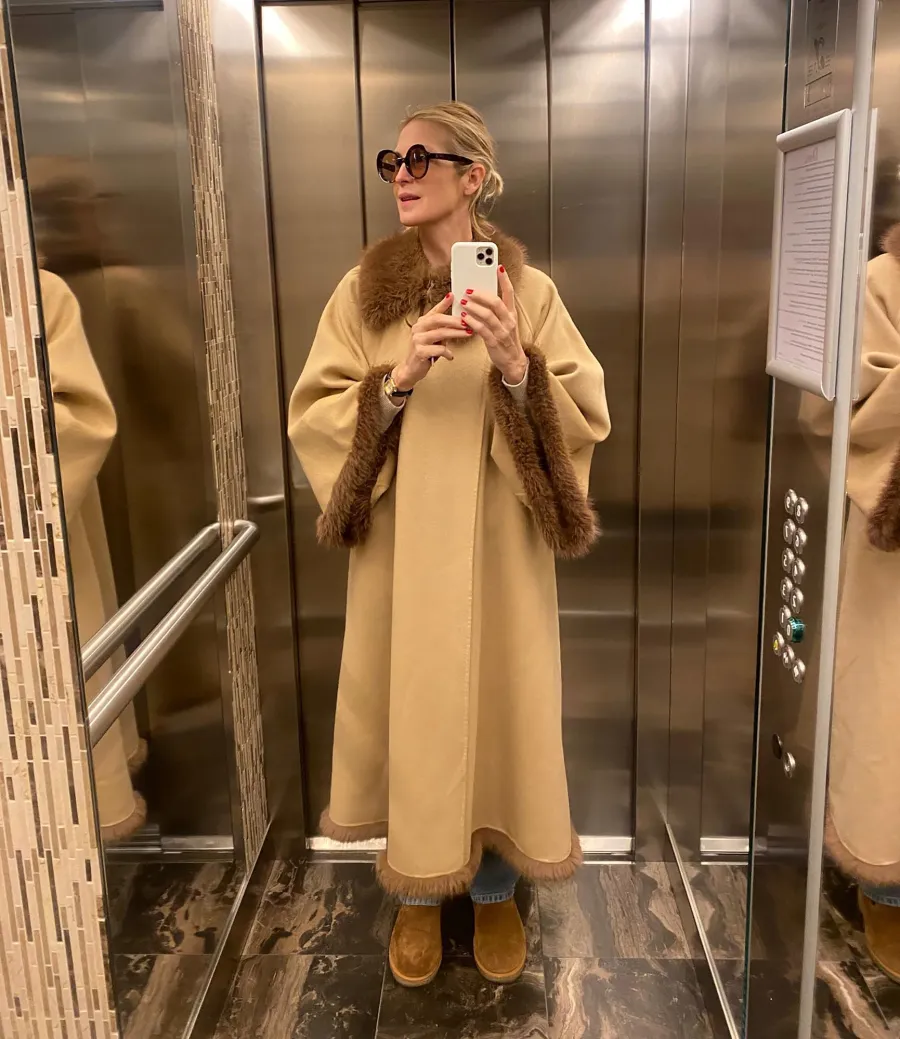 Kelly Rutherford’s Best Mirror Selfies