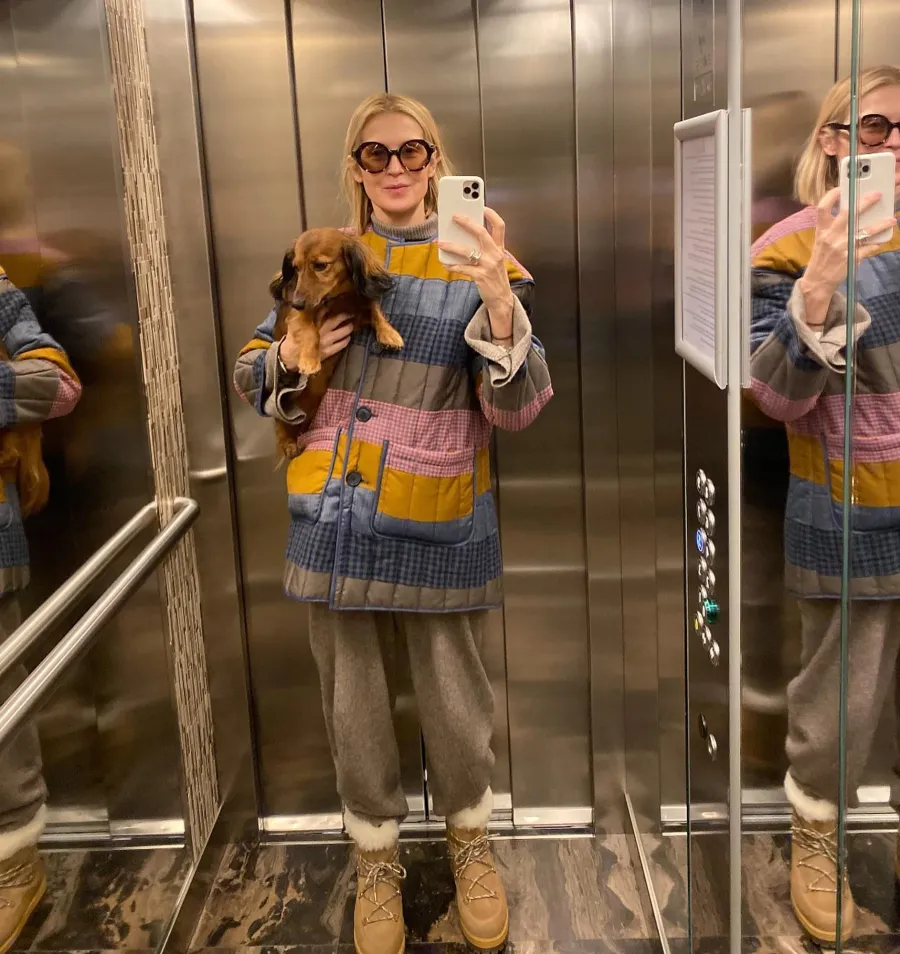 Kelly Rutherford’s Best Mirror Selfies