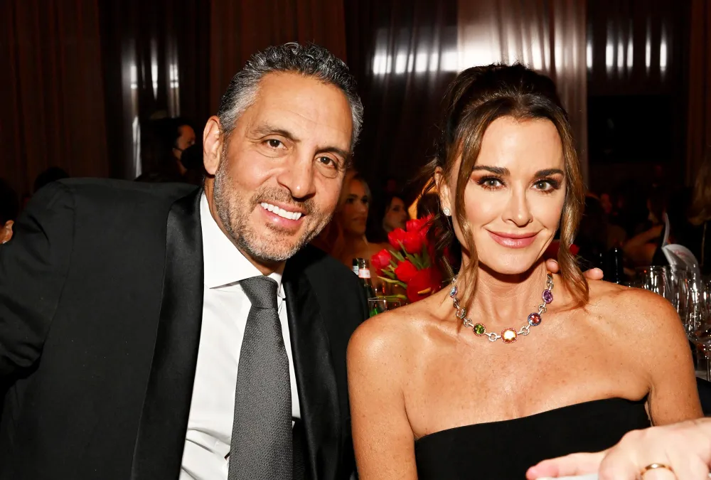 Kyle Richards Joins Estranged Husband Mauricio Umansky In Aspen