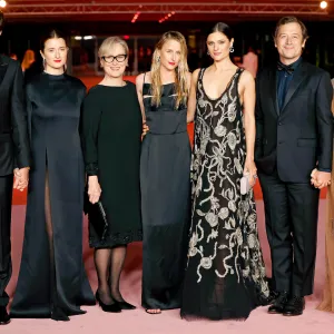 Meryl Streep Makes Steps Out With All 4 Kids at Academy Museum Gala