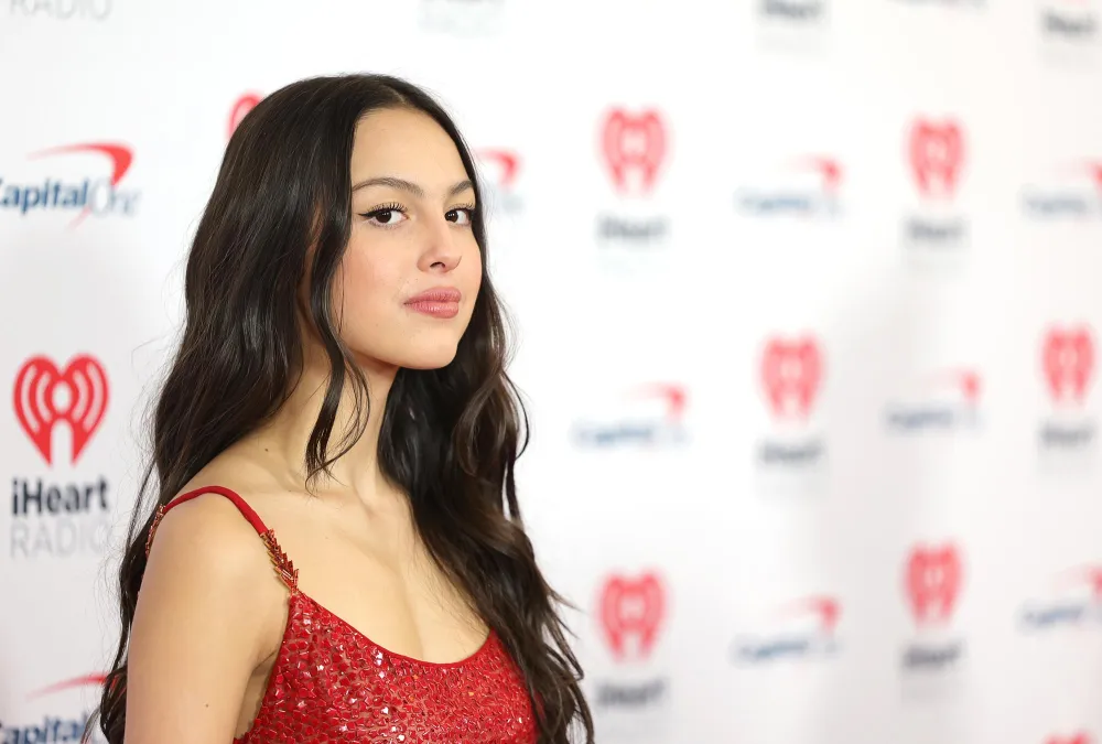 Olivia Rodrigo Says She s Grown Out of Some of Her Sour Songs &mdash; Is Drivers License 1 of Them? 180