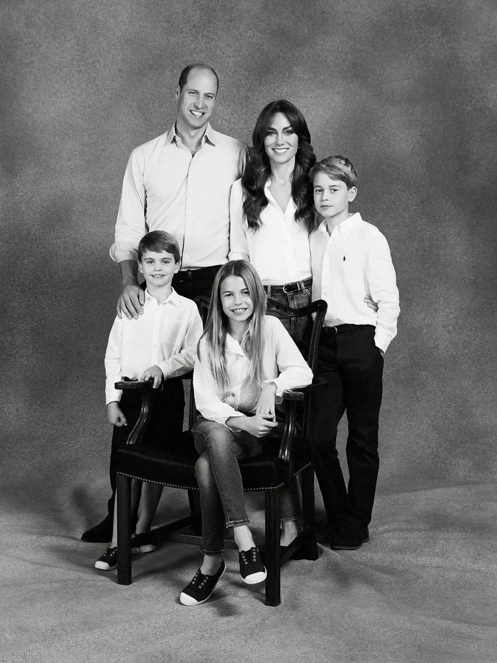 Prince William and Princess Kate Middleton Are &lsquo;Embarrassed&rsquo; Over Holiday Card Photoshop Fail
